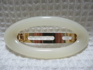 樹脂製の楕円形型　ゴールドバレッタ　オフホワイト系　　　