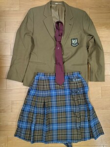 岡山県 岡山学芸館高校 女子制服　9P　5点セット　卒業生保管品　夏用スカート・冬服スカート有(66.48) ワンオーナー