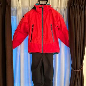 DESCENTE 140センチ　スキーウエアJr.用