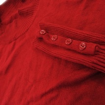 ドゥクラッセ DoCLASSE ニット セーター ハイネック 長袖 もっちり 袖リブ バックスリット釦 ワンポイント S 赤 レッド /CK17 レディース_画像4