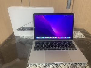 新品同様 Apple MacBook Pro Retina A1989 2018 モデル Core i7 2.7GHz/13.3インチ/Win10 Pro/16GB/PCI SSD 512GB/Touch Bar