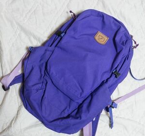 FJALLRAVEN　バックパック　紫　フェールラーベン