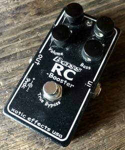 Xotic BASS RC Booster 初期手描きシリアル 程よいサチュレーションが音抜けや艶やかさに影響