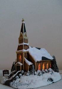 ☆絶版レア クリスマス ステンドグラスの木造教会 スノービレッジ 雪景色 ライトアップ ジオラマ 洋風 卓上 置物 トーマスキンケード