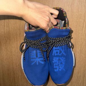 中古美品です！adidasとPHARRELL WILLIAMSのコラボシューズです！