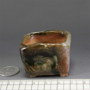 小さい盆栽鉢 豆鉢 四角盆栽鉢 (一辺4.5cm・巾5.3cm・高さ3.3cm) ミニ鉢 和鉢 手作り鉢 手びねり鉢 陶器鉢 お見舞い品 一品物