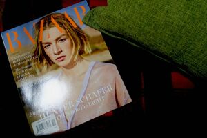 洋雑誌 HARPERS BAZAAR USA Dec/Jan 2022