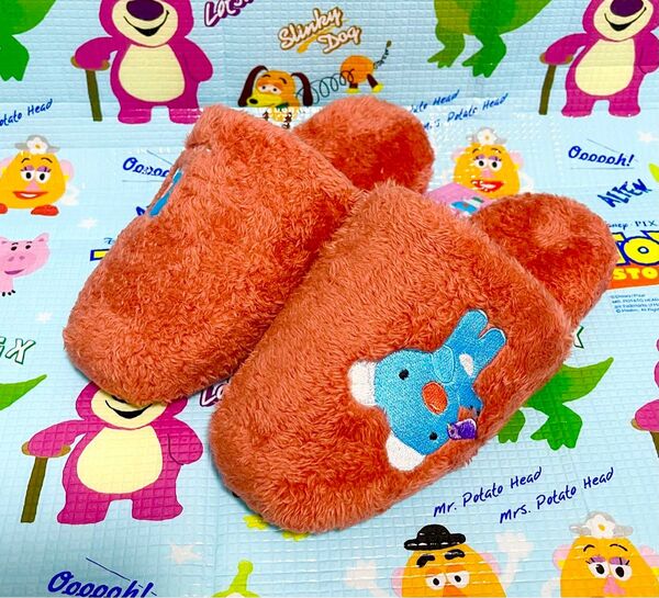 新品未使用 うっかりペネロペ スリッパ 室内履き ルームシューズ もこもこ