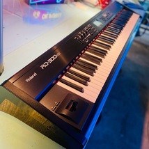 ローランド　Roland　RD-300NX　シンセサイザー　電子ピアノ　ペダル付き　ACアダプター付き　音楽　バンド　使用少ない　鍵盤キレイ　　_画像2