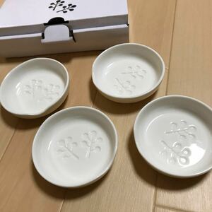 箸置き豆皿　4客セット　　未使用品　新品　スプーン置きにも　和食器　2客にも　a45