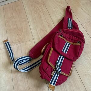  body bag one shoulder red red campus ground 