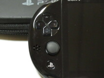 [de2 FN6435] PS Vita 本体 PCH-2000 ブラック_画像2