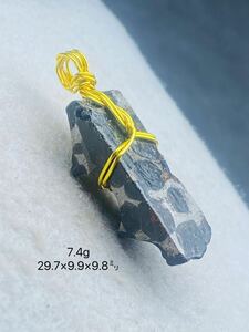 パラサイト隕石　7.4g29.7㍉石鉄隕石 隕石　セリコ隕石　宇宙隕石　メテオライト　パラサイト　隕石　石鉄隕石