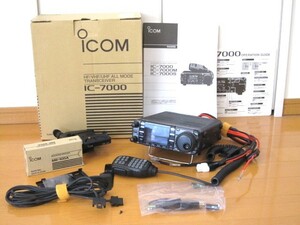 美品・動作品　ICOM IC-7000 + OPC-1443（3.5mセパレートケーブル）他オプション多数