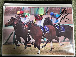 競馬　JRA 写真　A4サイズ　2014年有馬記念　ジェンティルドンナ　戸崎圭太騎手直筆サイン入り