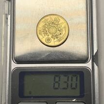 旧5円金貨　明治13年　日本　古銭 貨幣 竜 菊錢 旗 小型 硬貨 5圓 コイン 重さ8.30g_画像6
