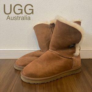 UGG アグ オーストラリアムートン ボタン ショート　　　ブーツ 