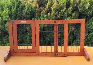 シンプリー SIMPLY 木製ペットゲート シンプリー シールド スプリーム 伸縮 かんたん幅調整 ドア付き FWM01-S　714119448478