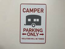 ブリキ看板 20×30㎝ キャンピングカ Camper Parking Only Sign 駐車場用 アメリカンガレージ アンティーク インテリア 新品 防水 PRO-106_画像1