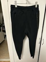 【中古送料無料】ナイキ NIKE　テックフリースジョガーパンツ 黒　Mサイズ　NIKE Tech Fleece Jogger Pants（M）_画像3