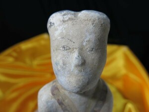 A　彩色婦人俑　漢時代　遺跡発掘品　埋蔵文化財　明器　素焼き　焼き物 陶器　土偶