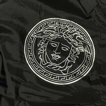 正規品 YOUNG Versace ヤング ヴェルサーチ キッズ BACK LOGO PRINT JACKET ナイロン フーディー ジャケット メデューサ ロゴ 14 ブラック_画像9