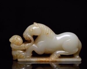 ▽鴻▽ 和田玉製 細密彫 胡人獻寶馬 置物 古賞物 中国古玩 中国古美術