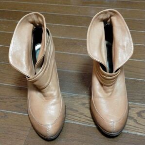 Au BANNISTER ショートブーツ