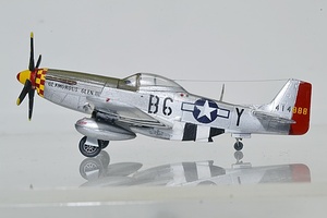 1/144 【完成品】☆ P-51Dマスタング　チャールズ・E・イェーガー大尉