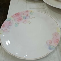 【未使用】 カップ&ソーサー　NINA　RICCI　　花柄　8客セット　食器　洋食器　ティーカップ　コレクション_画像6