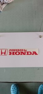 ホンダステッカー　POWERED by HONDA 透明に赤プリント