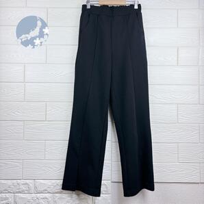 Neuna ブラック 黒パンツ スソフレアー