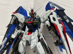 マスターグレード　MG　フリーダムVer2,0　塗装済み完成品　0037　バンダイ