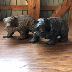 北海道 木彫り 熊 木製 置物 木彫 小さめ　二匹　昭和レトロ土産