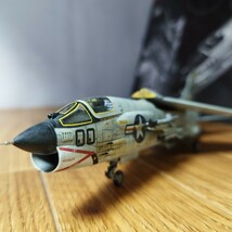 アカデミー 1/72 F-8E クルセイダー 完成品_画像1