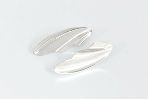  Tiffany Tiffany & Co. L sa* Pele ti feather motif earrings silver storage bag box attaching angel. feather 2312LR009
