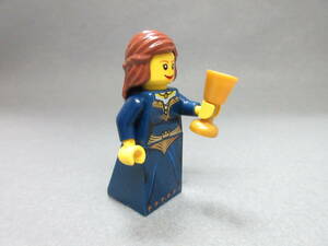 LEGO★A 正規品 お姫様 ミニフィグ 女王 クイーン 王女 同梱可能 レゴ お城シリーズ キャッスル キングダム 街娘 晩餐会ドレス スカート