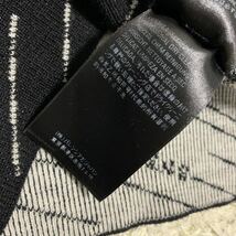 極美品 バレンシアガ【大人気デザイン】BALENCIAGA ニット セーター トップス クルーネック 総柄 ロゴ ブラック 黒 メンズ サイズM_画像7