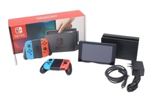 Xmas前出荷可能　本体&マリオカート8 デラックス込み Nintendo Switch Joy-Con L ネオンブルー Joy-Con R ネオンレッド_画像1