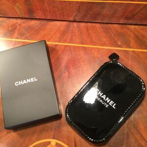 CHANEL ノベルティ　ハンドケアセットポーチ 