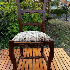 三越家具　ブルージュ　 ビンテージチェア　オーク材　ルーマニア製 猫脚 アンティーク 椅子