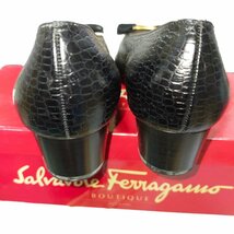 ◆中古品◆Ferragamo フェラガモ リボン パンプス 型押 8 1/2 大きいサイズ ブラック V54556NL_画像8