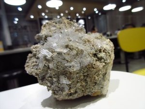 外国産鉱物標本　ギリシャ産　バライト(重晶石)