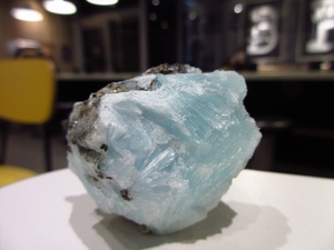 外国産鉱物標本　中国産　アラゴナイト(霰石)