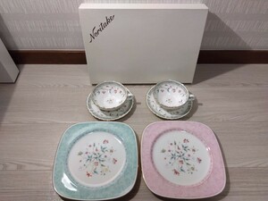 【A466】【未使用】 NORITAKE ノリタケ 金彩色絵花図ティーカップ ＆ ソーサー ティープレート トリオ 