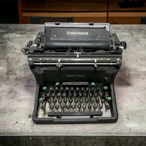 Underwood 機械式 タイプライター アンティーク ヴィンテージ USA コレクション インテリア