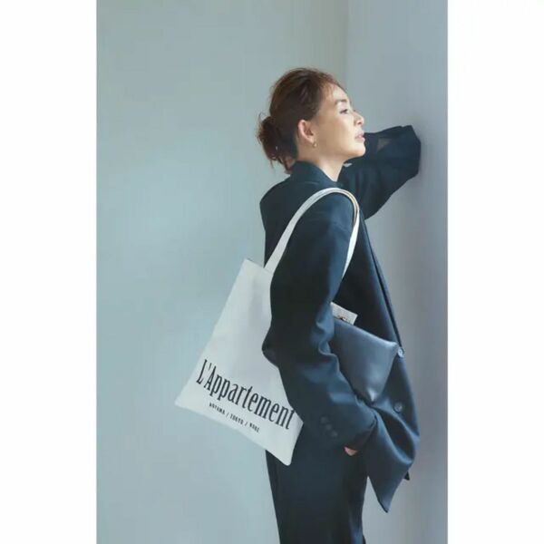 L’Appartement×eclat エクラ創刊16周年記念特別付録！「アパルトモン」大人のロゴトート BAG 