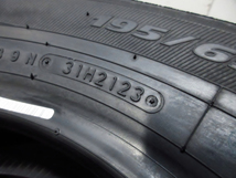 新品 未使用 トーヨー ガリット GIZ 195/65R15 2023年製造 スタッドレス 4本セット 札幌市 タイヤ交換OK TOYO オブザーブ 冬タイヤ_画像4