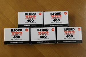 ILFORD　XP2　SUPER400　35㎜36枚撮り　カラー現像できるモノクロフィルム　