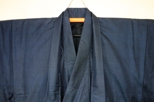 .8953RMbook@ silk mud Indigo Ooshima pongee man kimono feather woven .71 height 146 К black lapis lazuli 100 mountain turtle . the earth seal proof paper 2 sheets attaching complete goods new goods outlet 